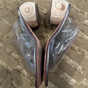 Huma Blanco mules handcrafted in Peru